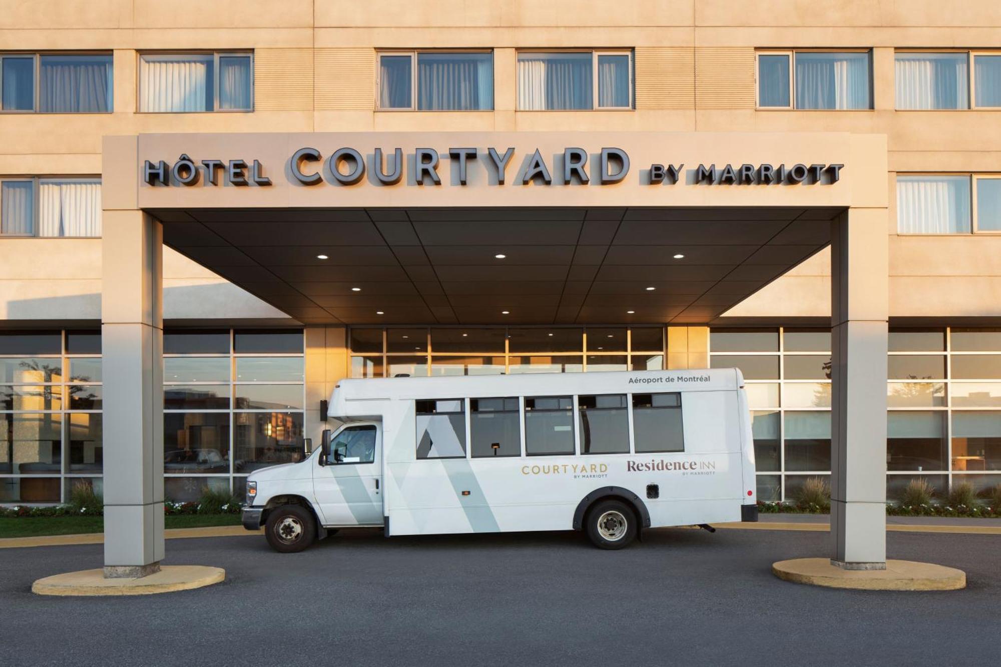 Courtyard By Marriott Montreal Airport Hotel Dorval Exterior photo